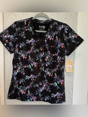 Inspira Flex Women’s Scrub Top - Black/Multi (NWT)